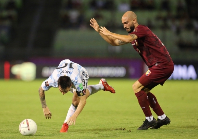 Messi bị triệt hạ, &quot;tân vương&quot; Argentina thắng nhàn nhã Venezuela