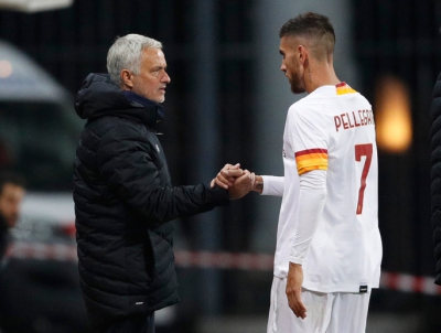 HLV Mourinho cam kết gắn bó lâu dài với AS Roma