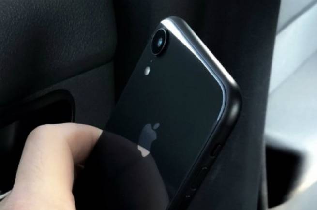 Lộ ảnh iPhone Xc gi&aacute; rẻ trước ng&agrave;y ra mắt