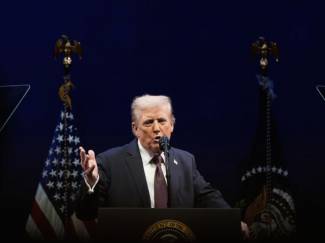 Iran sẵn s&agrave;ng phản đ&ograve;n sau khi &ocirc;ng Donald Trump gia hạn ngừng bắn