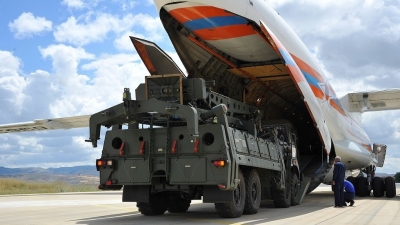 “Rồng lửa” S-400 Nga xuất hiện ở Thổ Nhĩ Kỳ và thái độ &quot;lạ&quot; của Lầu Năm Góc