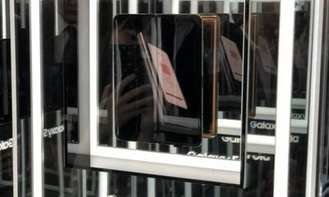 2 smartphone m&agrave;n h&igrave;nh gập sắp ra mắt của Samsung c&oacute; g&igrave; đặc biệt?