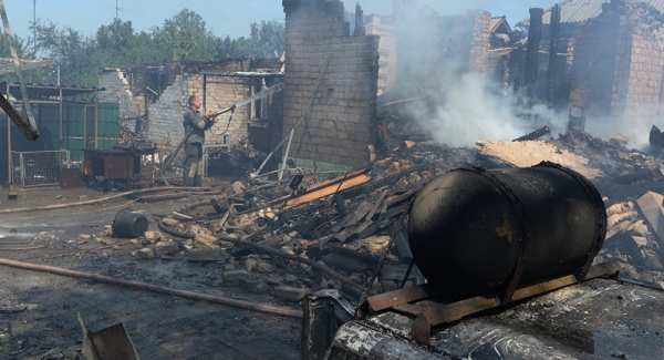 Nóng chiến sự Donbass: Một cuộc gọi có thể ngăn được máu, nước mắt