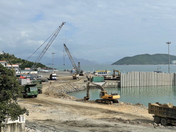 Du lịch tàu biển Nha Trang gặp khó