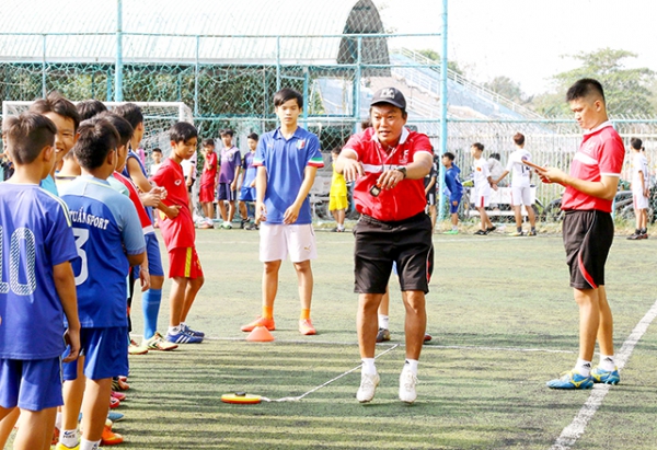 “Cơn lốc đen” Trịnh Tấn Thành: đam mê sân cỏ