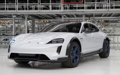 Ô tô điện Porsche Taycan chốt giá bán &quot;đấu&quot; Tesla Model S