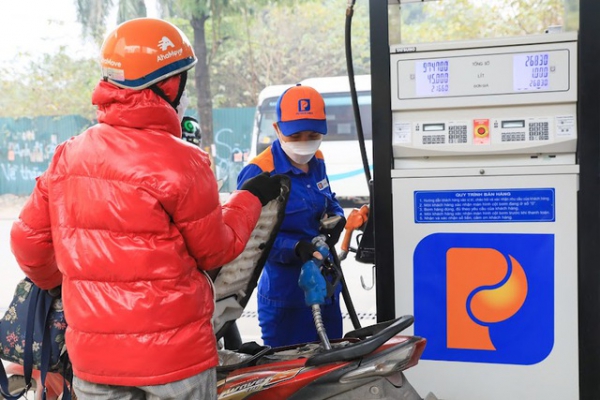 Gi&aacute; xăng dầu tiếp tục giảm, về mốc hơn 21.000 đồng/l&iacute;t