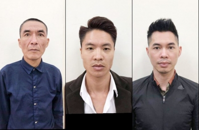 Khởi tố 3 đối tượng đi ôtô chặn đường hành hung phóng viên