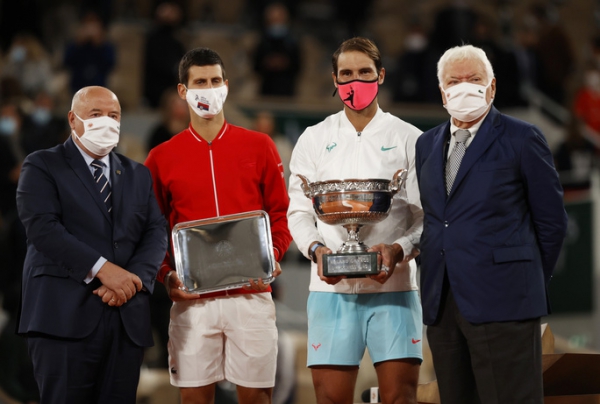 Novak Djokovic: Rafael Nadal xứng đáng là vua sân đất nện!