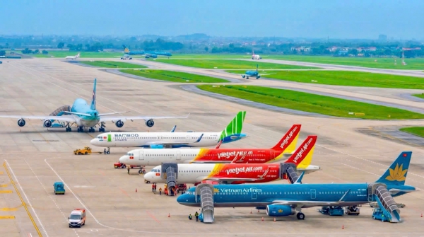 H&atilde;ng bay phải chi th&ecirc;m h&agrave;ng ng&agrave;n tỉ đồng, c&oacute; thể xem x&eacute;t tăng trần gi&aacute; v&eacute; m&aacute;y bay